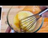 A picture of step 8 of Chicken Cheese Omelette.