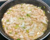 Foto del paso 3 de la receta: Tortilla de Bacalao con Ajetes y Judías blancas