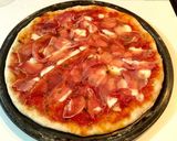 Foto do passo 6 de Pizza de muzzarella de búfala, jamon e rúcula orgânica