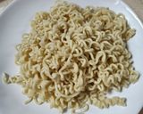 Foto langkah ke 3 dari resep Mie Spicy Bulgogi Cheese.