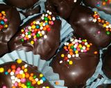 Foto langkah ke 5 dari resep Kurma coklat isi elmer glaze.