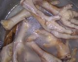 Foto langkah ke 1 dari resep Seblak ceker campur.
