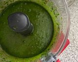 A picture of step 2 of Wild garlic oil.