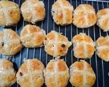 A picture of step 5 of Hot Cross Buns.
