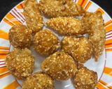 A picture of step 3 of Sabudana pakoda.