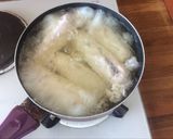 Foto del paso 9 de la receta: Pechuga de pollo rellena con espárragos, verduras gaceadas y salsa de vino con pasas