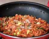 Foto langkah ke 7 dari resep Nasi Goreng Merah Devina Hermawan.