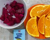 Foto langkah ke 1 dari resep Pinky Milk - Susu Buah Naga Orange.