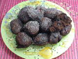 Buñuelos con harina de algarroba y copos de avena molidos