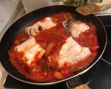 Foto del paso 3 de la receta: Bacalao con salsa de tomate