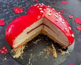 Une image de l'étape 31 de Gâteau-miroir en forme de cœur 3D, fourré à la fraise et à la mousse à la vanille.