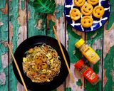A picture of step 7 of Street-Style Bengali Chicken Chowmein.
