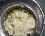 A picture of step 2 of Banana Apple Smoothie.