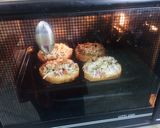 A picture of step 4 of Cheese garlic bread sandwich.