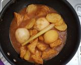 Foto langkah ke 2 dari resep Semur Telur Tahu Kentang.