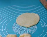 Foto langkah ke 3 dari resep Bolen Lilit Mini.
