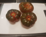 Foto del paso 1 de la receta: Ensalada de tomates raf, salazones y encurtidos