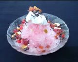 A picture of step 3 of Ice cream gola.