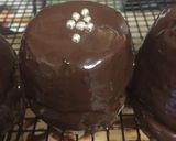 A picture of step 11 of BC SOUR CREAM CHOCOLATE CAKE WITH LOCAL STRAWBERRY PRESERVES & CHOCOLATE GANACHE.