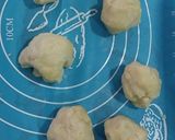 Foto langkah ke 4 dari resep Pastel Isian Buah Apel.