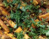 A picture of step 4 of Mutter paneer.