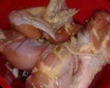 Hình bước làm 1 của món Đùi cánh gà rim mật ong