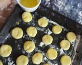 Foto del paso 2 de la receta: Criollos con 2 ingredientes✨