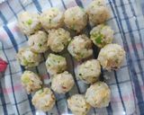 Foto langkah ke 4 dari resep MPASI Bola nasi goreng anti GTM.