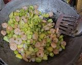 Foto langkah ke 3 dari resep Balado Kentang Pete dan Udang.