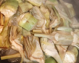 Foto del paso 2 de la receta: Huevos rotos con alcachofas