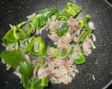 A picture of step 2 of Capsicum paneer sabzi.