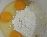 Foto langkah ke 2 dari resep Bolu gulung krim & keju lembut ekonomis.