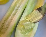 Foto del paso 1 de la receta: Zumo energético de piña, apio, limón y brotes de espinacas