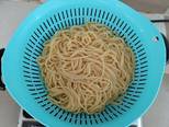 Spaghetti xào tôm, gà & rau củ bước làm 2 hình