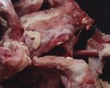 Foto langkah ke 1 dari resep Sup tulang ayam.
