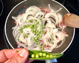 Foto del paso 2 de la receta: Guisantes a mi rollo