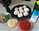 Foto del paso 1 de la receta: Mini pizzas de champiñones