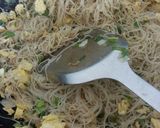 Foto langkah ke 3 dari resep Orak arik bihun telur dadar.