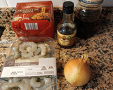 Foto del paso 1 de la receta: Noodles de arroz con langostinos y cebolla