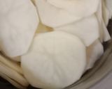 A picture of step 1 of Potato mint bhajiya.