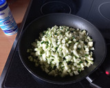 Foto del paso 2 de la receta: 256. Huevos fritos con pisto