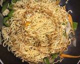 صورة لخطوة 3 من وصفة نودلز 🍜