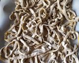 Foto del paso 4 de la receta: Fideos de zanahoria con harina integral