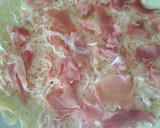 Foto del paso 3 de la receta: Rollitos de tortilla con surimi y jamón