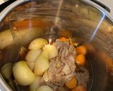 Hình bước làm 2 của món Cà ri rau củ homemade Nhật