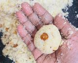 A picture of step 5 of Rava ladoo.
