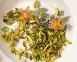A picture of step 2 of Pista kheer.