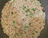 Foto langkah ke 5 dari resep Martabak Mie Instan.