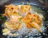 A picture of step 4 of Tea Stall Onion Bonda.
