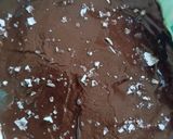 Gambar langkah 4 resipi Chocolate, Peanut Butter, Pistachio & Date Bark.